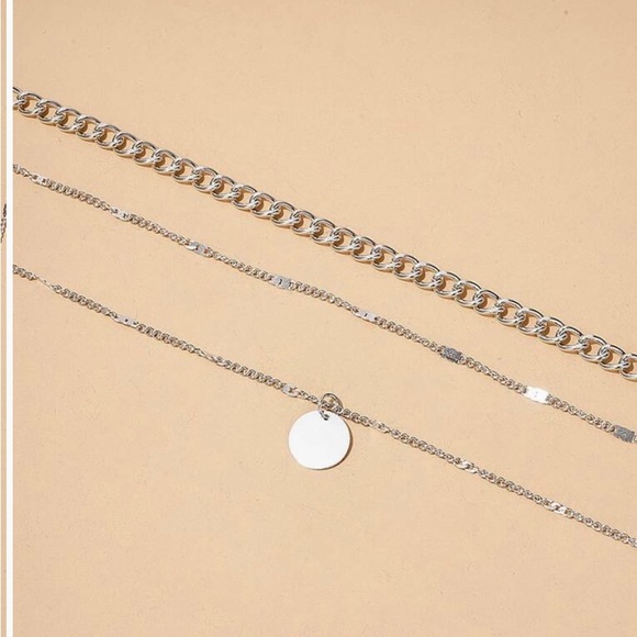 Multi layered  disc pendant necklace - Picture 3 of 4